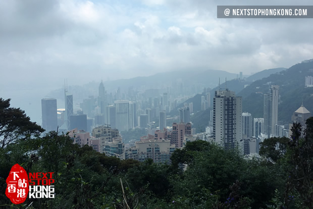 La vista del puerto de Victoria y de la ciudad desde el Peak Tram